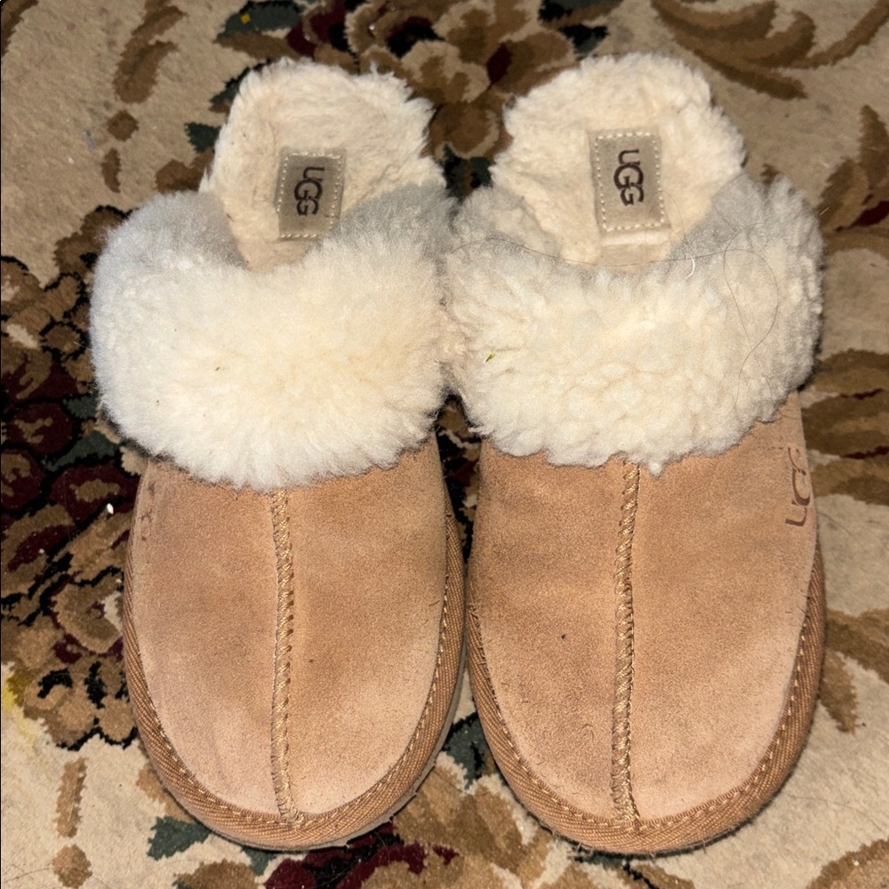 Kids UGG Chestnut Cozy Slippers